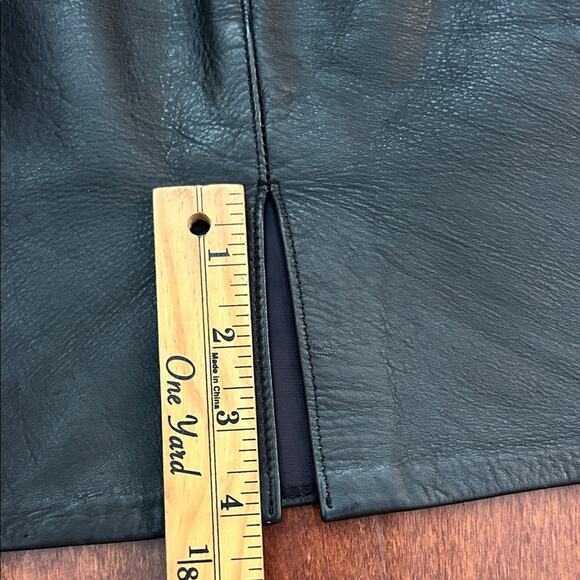 Vintage Code Nouveau Classic and Versatile Black Leather Pencil Skirt, Size 4/Sm - Picture 9 of 10